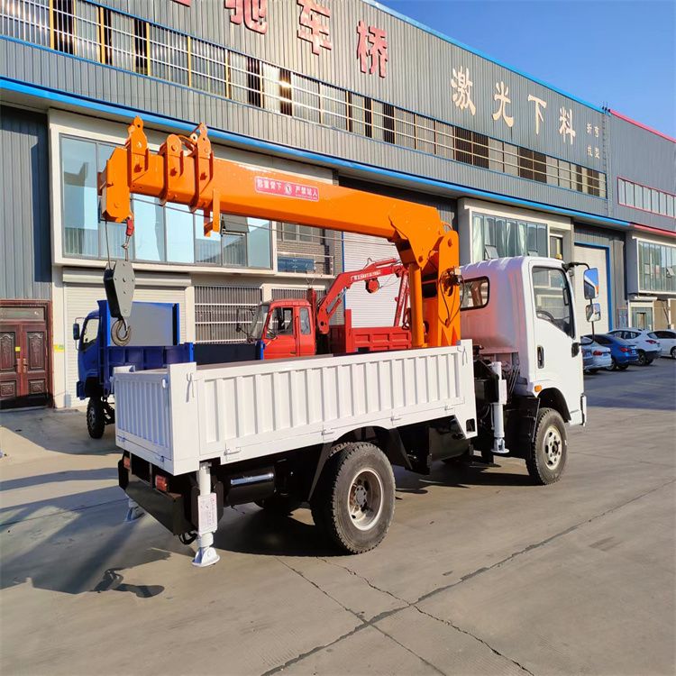 东石乡三轮随车吊定制 农用改装机自备吊中瑞长期出售